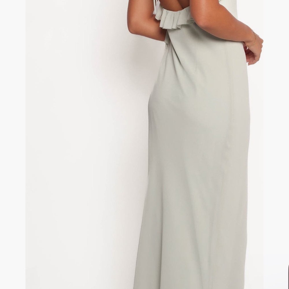 Petal & Pup Patricia Ruffle Detail Halter Neck Maxi Dress NWOT - Picture 4 of 5